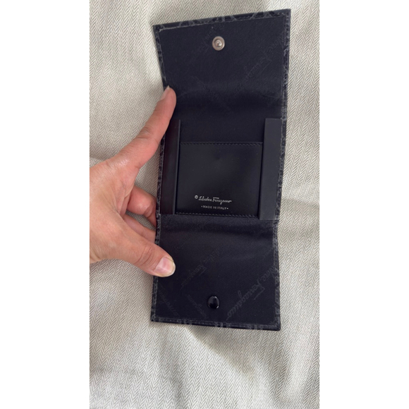 Women's Salvatore Ferragamo Black Gancini Embossed Leather Wallet One Size - Picture 2 of 6